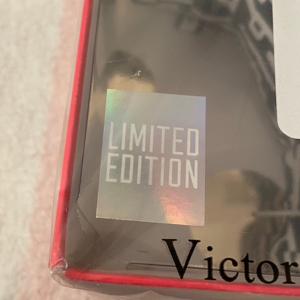 VS Pink Logo Limited Edition Boxed Mini Dog - Picture 3 of 5
